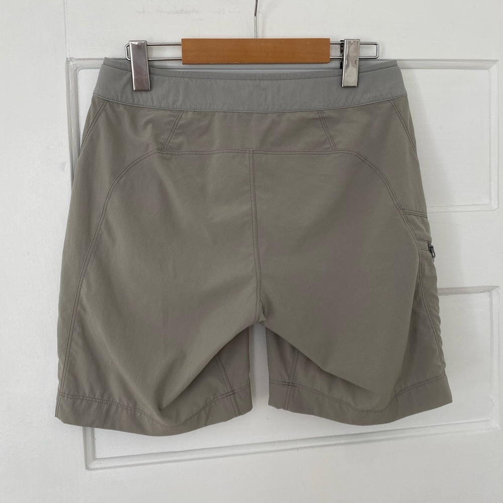 Arc’teryx women’s lightweight hiking shorts - Picture 2 of 10